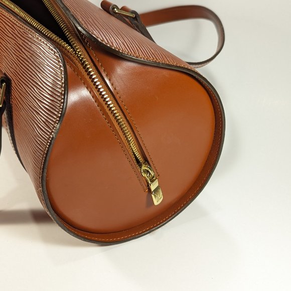 Louis Vuitton Soufflot Hand Bag in Epi Leather - Picture 5 of 9